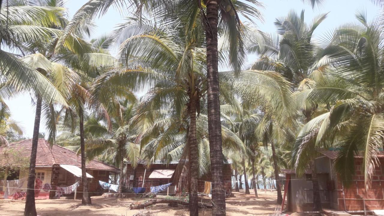Chintamani Beach House Hotel Malvan Exterior photo
